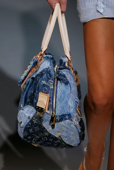 Look 10